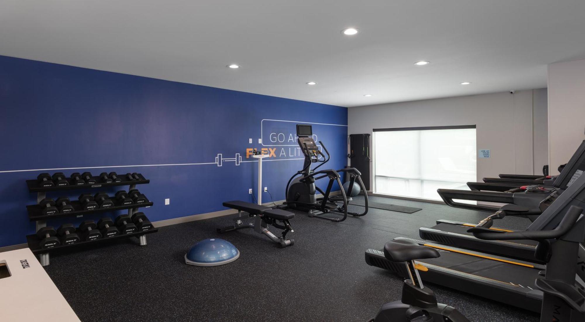 Holiday Inn Express & Suites - Hawaiian Gardens By Ihg 外观 照片