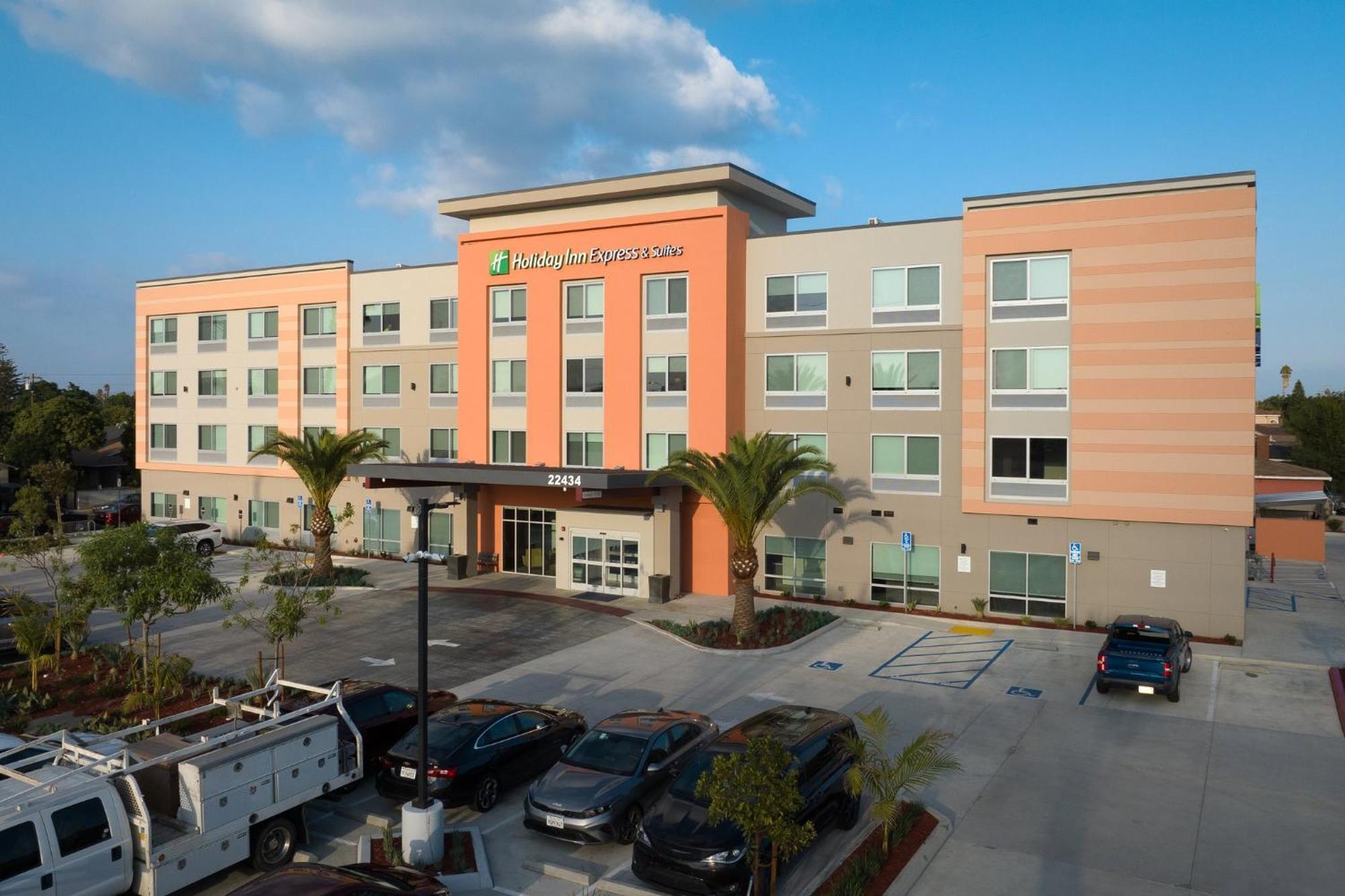 Holiday Inn Express & Suites - Hawaiian Gardens By Ihg 外观 照片