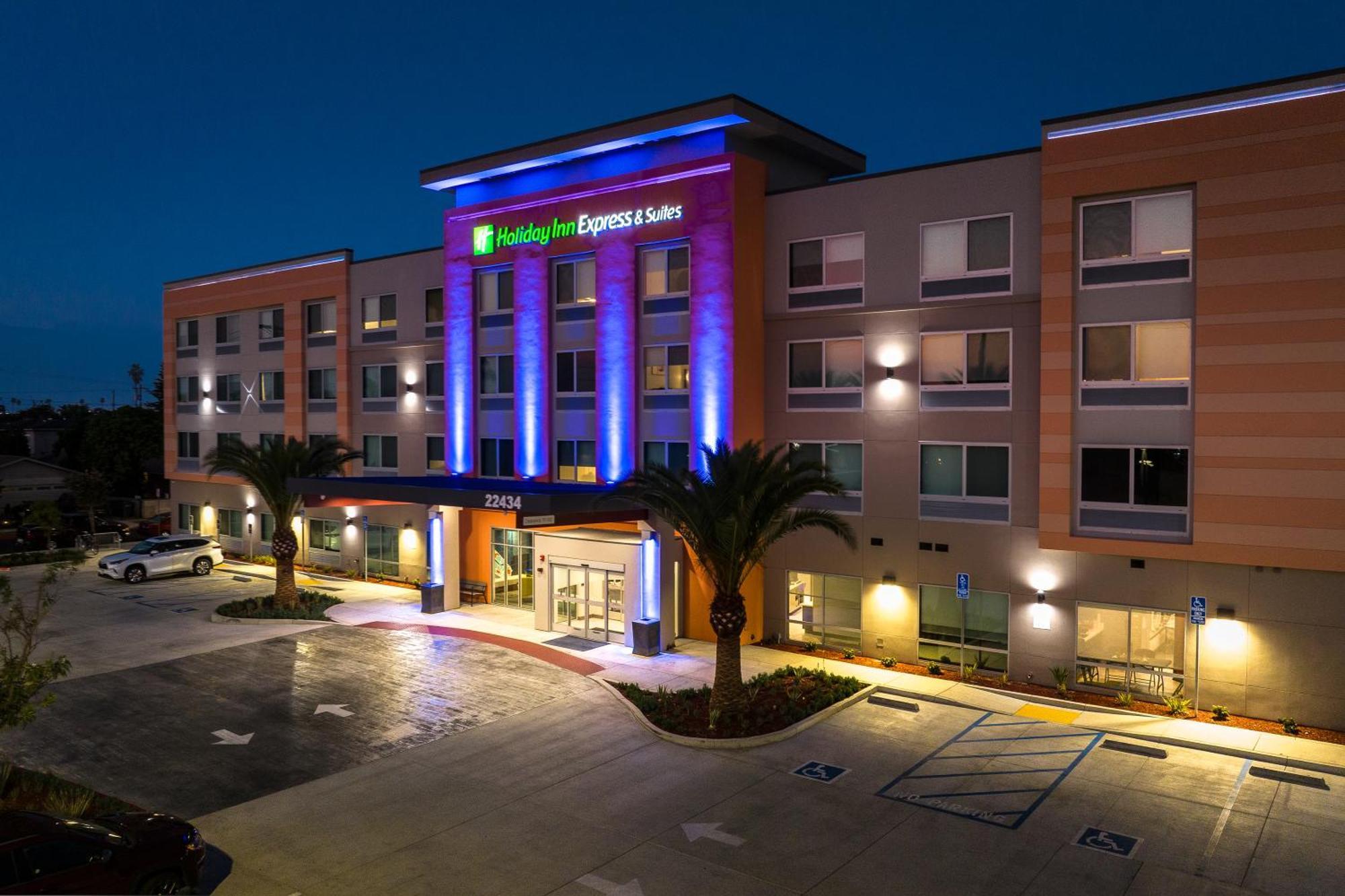 Holiday Inn Express & Suites - Hawaiian Gardens By Ihg 外观 照片