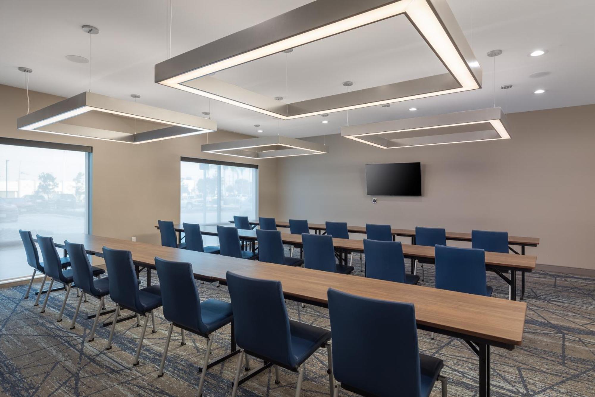 Holiday Inn Express & Suites - Hawaiian Gardens By Ihg 外观 照片